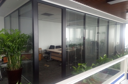 铝型材玻璃隔断