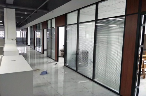 铝型材玻璃隔断