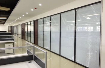 铝型材玻璃隔断